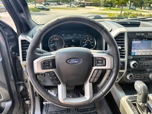 Used 2019 Ford F150 Lariat w/ Equipment Group 502A Luxury AWD/4WD image 11