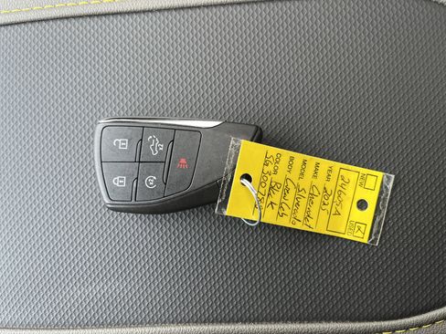 Used 2025 Chevrolet Silverado 1500 ZR2 w/ Technology Package image 39