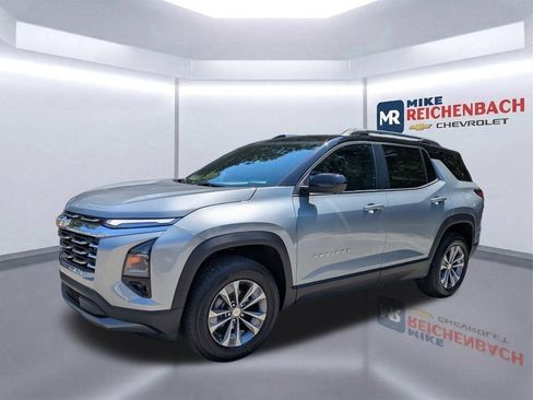 Used 2026 Chevrolet Equinox LT w/ Convenience Package II FWD image 7
