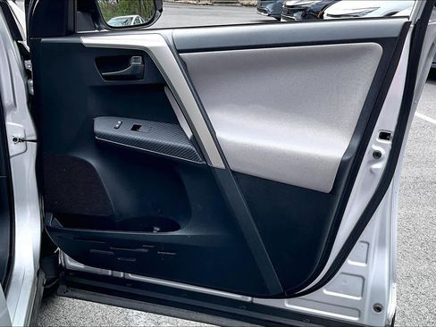 Used 2015 Toyota RAV4 LE image 22