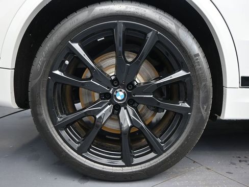 Used 2025 BMW X7 M60i w/ Executive Package image 9