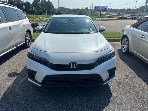 Used 2022 Honda Civic EX image 2