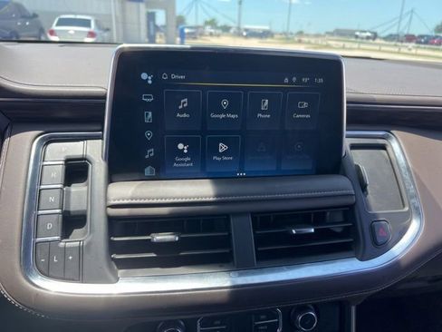 Used 2024 Chevrolet Suburban Z71 w/ Luxury Package AWD/4WD image 11