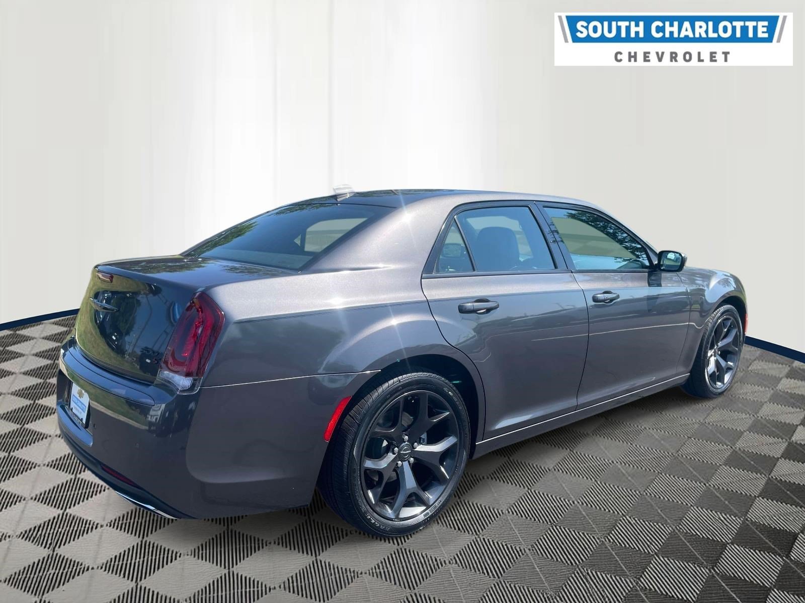 Used 2022 Chrysler 300 S RWD image 4