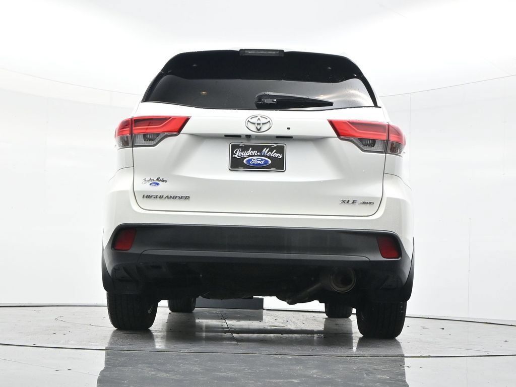Used 2017 Toyota Highlander XLE AWD/4WD image 49