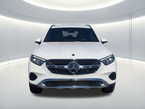 Used 2025 Mercedes-Benz GLC 350e 4MATIC image 3