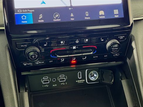 Used 2023 Jeep Grand Cherokee 30th Anniversary image 18