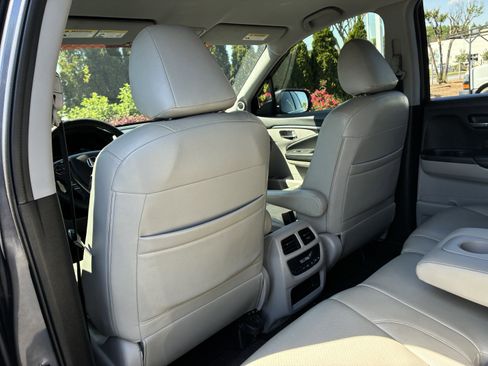 Used 2018 Honda Pilot EX image 14