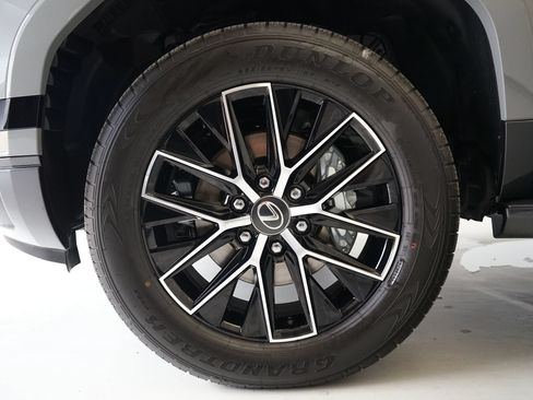 Used 2026 Lexus GX 550 w/ Cold Area Package AWD/4WD image 26