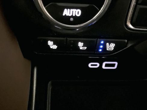 Used 2024 Chevrolet Tahoe High Country AWD/4WD image 33