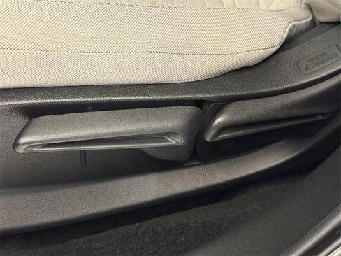 New 2026 Honda HR-V LX image 23