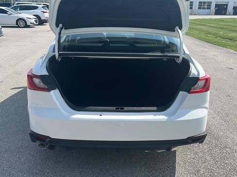 Used 2025 Toyota Camry SE image 4