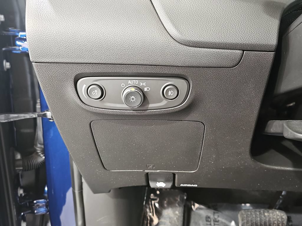 Used 2023 Buick Encore GX Preferred w/ Cold Weather Comfort Package FWD image 30