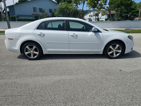 Used 2011 Chevrolet Malibu LT w/ Power Convenience Package FWD image 4