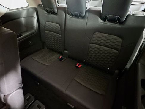 Used 2025 Nissan Pathfinder SV image 28