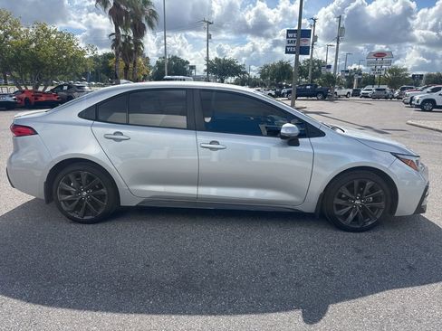 Used 2025 Toyota Corolla SE FWD image 4