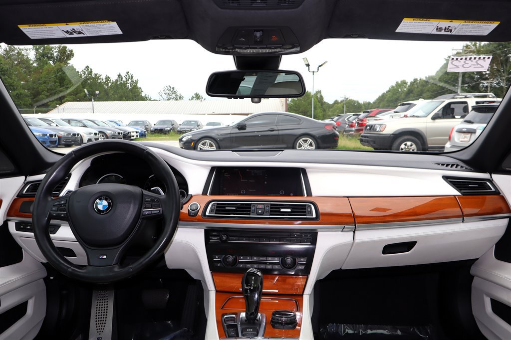 Used 2015 BMW 750Li RWD image 16