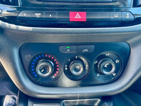 Used 2018 RAM ProMaster City Tradesman SLT FWD image 19