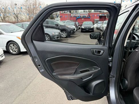 Used 2018 Ford EcoSport SE w/ SE Convenience Package image 38