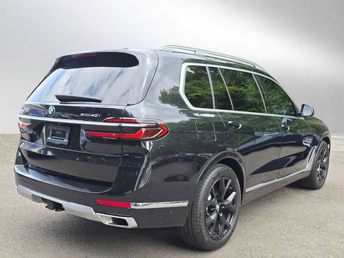 Used 2025 BMW X7 xDrive40i w/ Premium Package AWD/4WD image 3