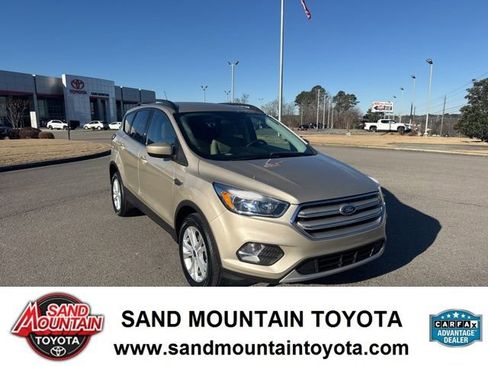 Used 2018 Ford Escape SE w/ SE Sync 3 Package image 1