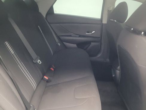 Used 2024 Hyundai Elantra SEL FWD image 19