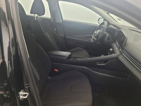 Used 2023 Hyundai Elantra SEL w/ Convenience Package FWD image 21