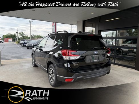 Used 2020 Subaru Forester Premium AWD/4WD image 7