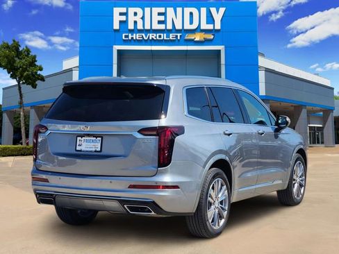 Used 2025 Cadillac XT6 Premium Luxury image 7