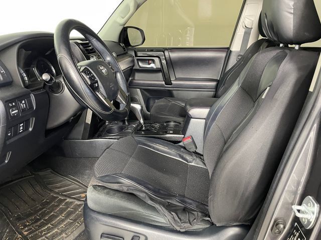 Used 2018 Toyota 4Runner TRD Off-Road AWD/4WD image 2