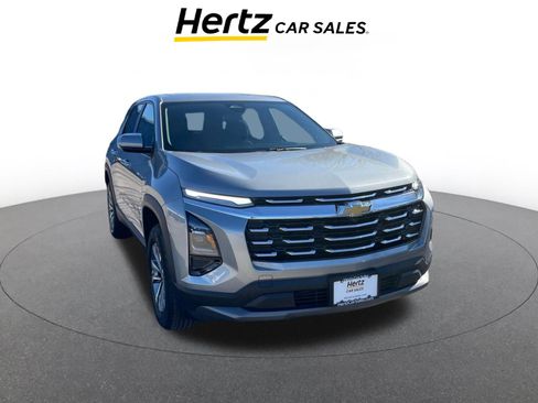 Used 2025 Chevrolet Equinox LT image 1