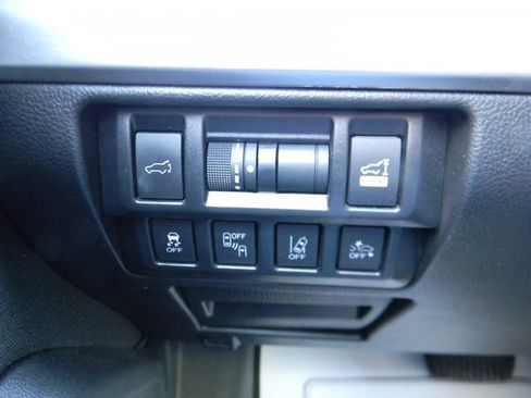 Used 2018 Subaru Outback 2.5i Premium AWD/4WD image 16