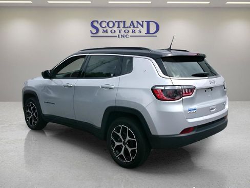 Used 2025 Jeep Compass Limited AWD/4WD image 8
