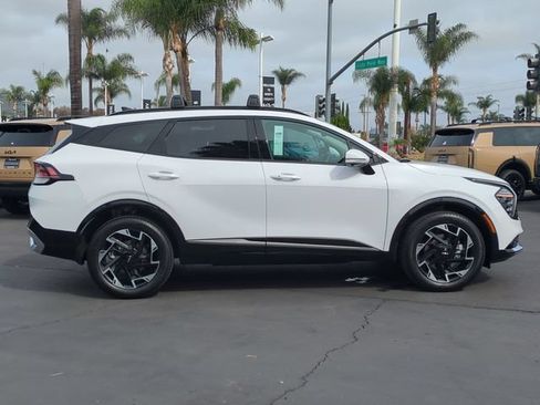 Certified 2025 Kia Sportage SX AWD/4WD image 2