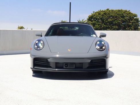 Certified 2025 Porsche 911 Carrera RWD image 6