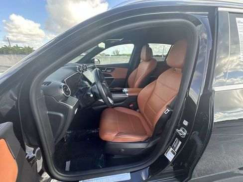 Used 2023 Mercedes-Benz GLC 300 image 30