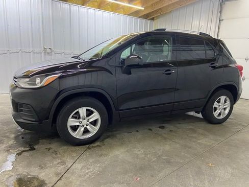 Used 2022 Chevrolet Trax LT w/ LT Convenience Package AWD/4WD image 4