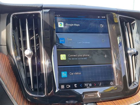 Used 2023 Volvo XC60 B5 Ultimate w/ Climate Package image 11