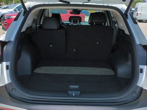 Used 2025 Kia Sportage EX w/ Premium Package FWD image 13