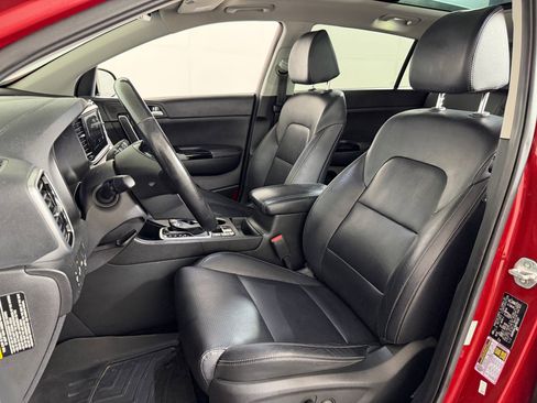 Used 2021 Kia Sportage EX w/ EX Technology Package FWD image 4