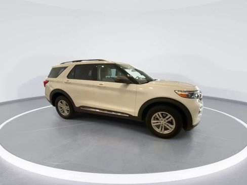 Used 2023 Ford Explorer XLT w/ Equipment Group 202A image 2