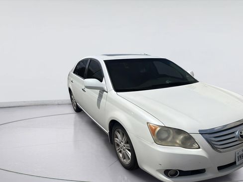 Used 2010 Toyota Avalon Limited FWD image 2