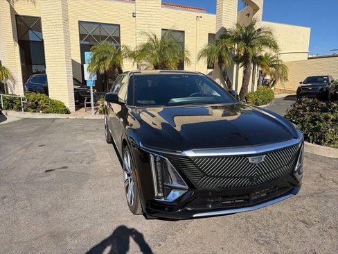 Certified 2024 Cadillac Lyriq Luxury w/ LPO, Floor Liner Package image 3