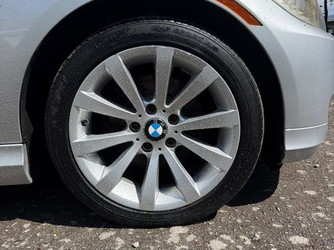 Used 2011 BMW 328i xDrive Sedan AWD/4WD image 30
