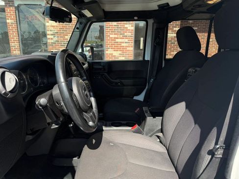 Used 2015 Jeep Wrangler Unlimited Sport w/ Quick Order Package 24S AWD/4WD image 16