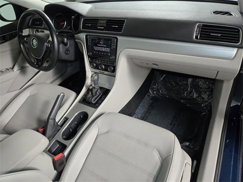 Used 2019 Volkswagen Passat 2.0T Wolfsburg w/ Wheels & Sunroof Package image 25