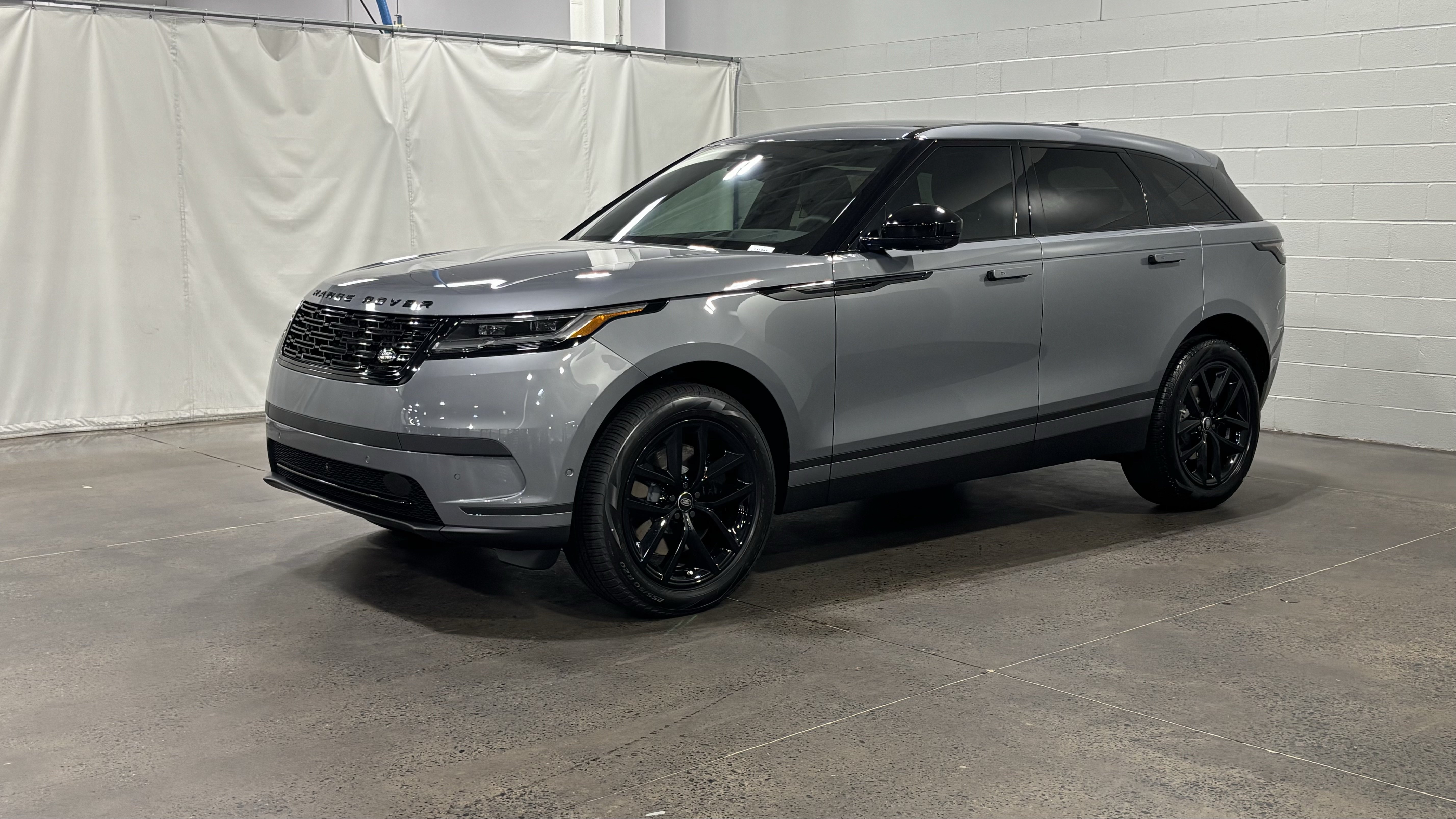 New 2026 Land Rover Range Rover Velar S AWD/4WD image 1