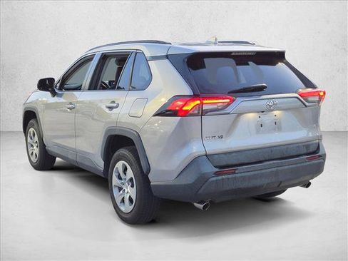 Used 2021 Toyota RAV4 LE FWD image 7