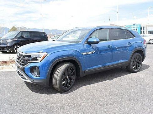 New 2025 Volkswagen Atlas Cross Sport SE image 3