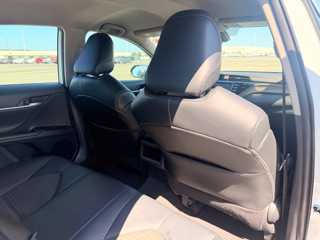Used 2020 Toyota Camry SE FWD image 10